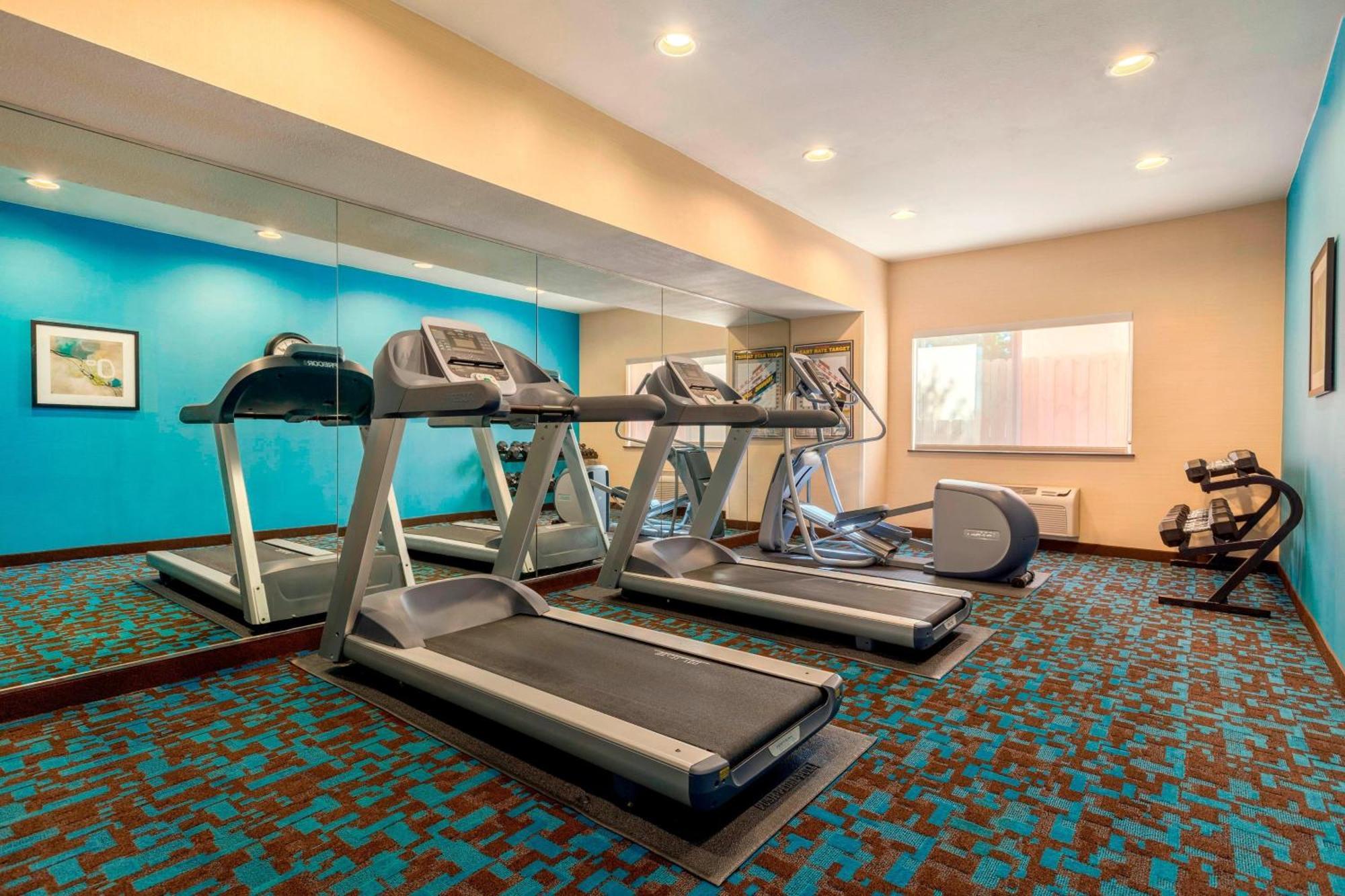 Hotel Fairfield & By Marriott 3*