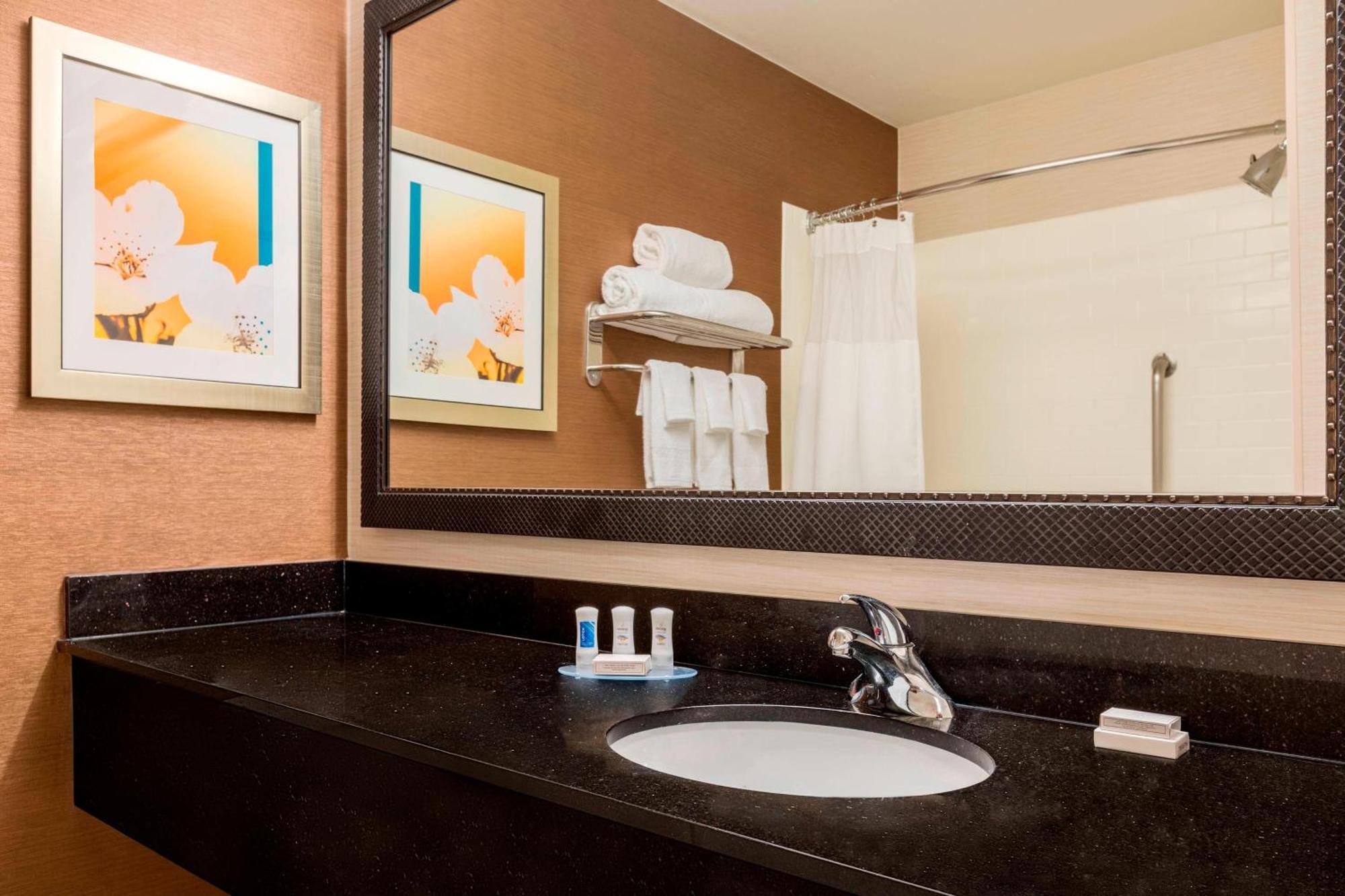Fairfield & By Marriott Hotel 3*
